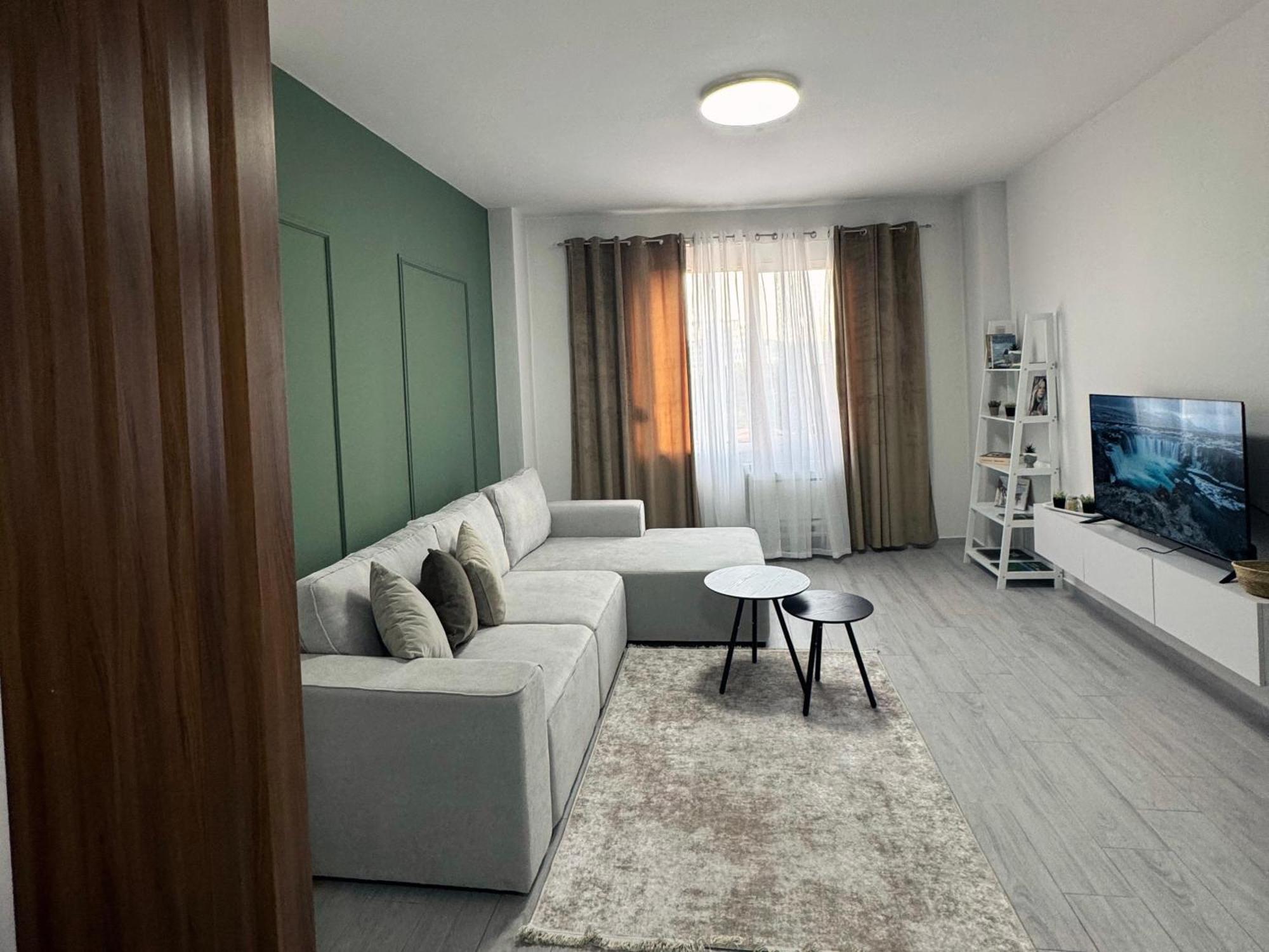 Enol Plazza Apartment *